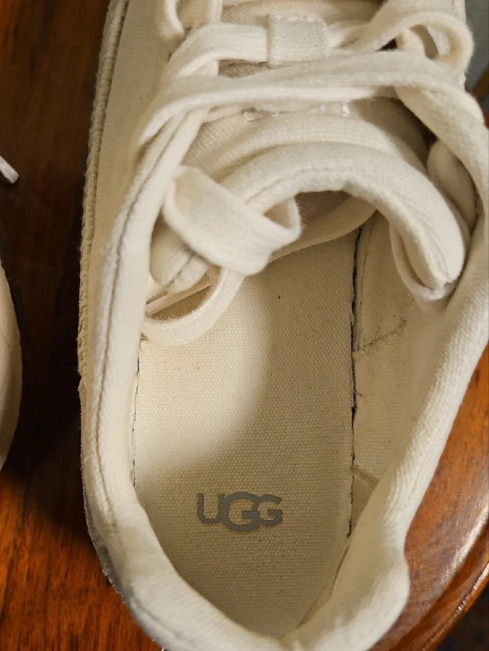 UGG CHUNKY WOMEN'S MARIN LACE PLATFORM SNEAKERS 8 1/2